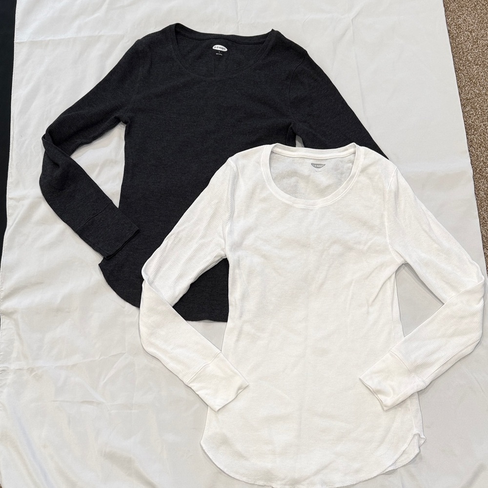 Bundle of Two Old Navy Thermal Long Sleeve Shirts—Charcoal and White—Large - Picture 6 of 13